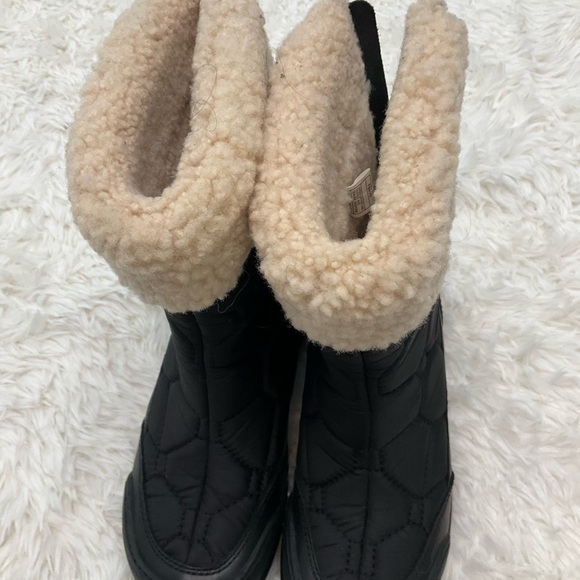 UGG down waterproof snow boots - Picture 12 of 12